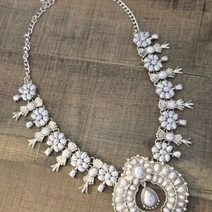 Elegant Silver Floral Necklace